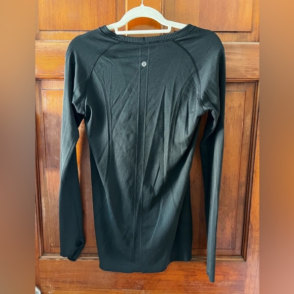Lululemon Black Seamless Long Sleeve Top | Thumbholes Sweat Life size M - Picture 3 of 9